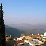 Castri מלון דלפי
